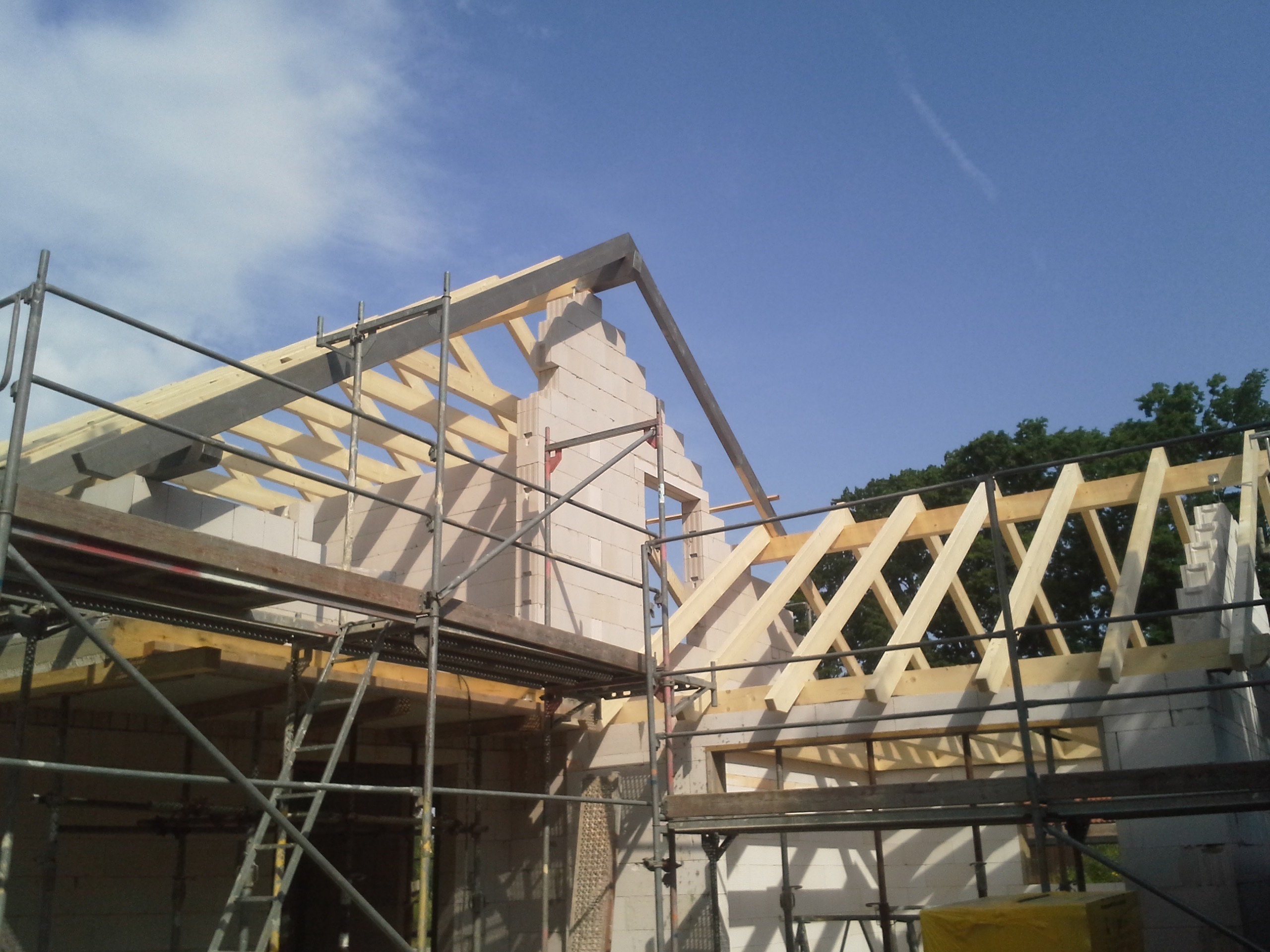 Dachstuhle%20Eigenheim%20mit%20Garage